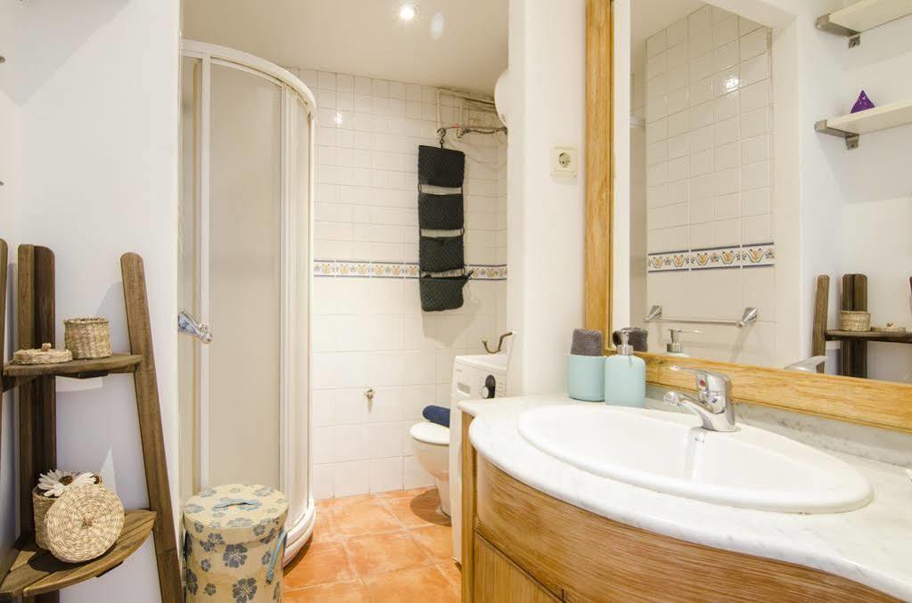 Lollipop Flats City Centre Deluxe Suite Madrid Exterior photo