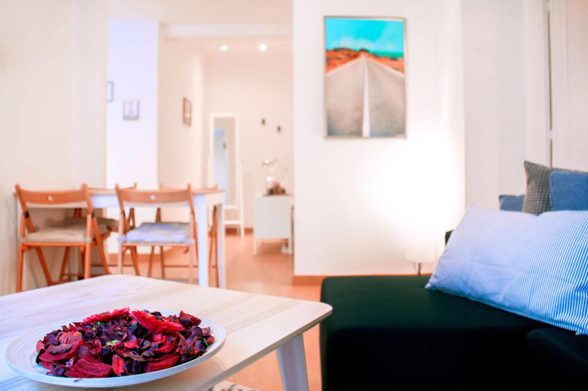 Lollipop Flats City Centre Deluxe Suite Madrid Exterior photo