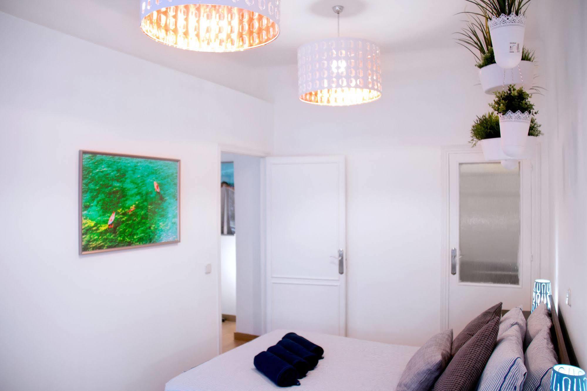 Lollipop Flats City Centre Deluxe Suite Madrid Exterior photo